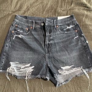 American Eagle 90s boyfriend short